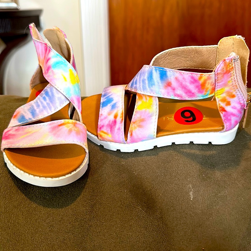 Brand new tahari Tye dye toddler sandals